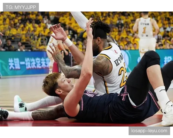 马赛后防线坚如磐石，数据印证防守稳固助力球队稳步前行