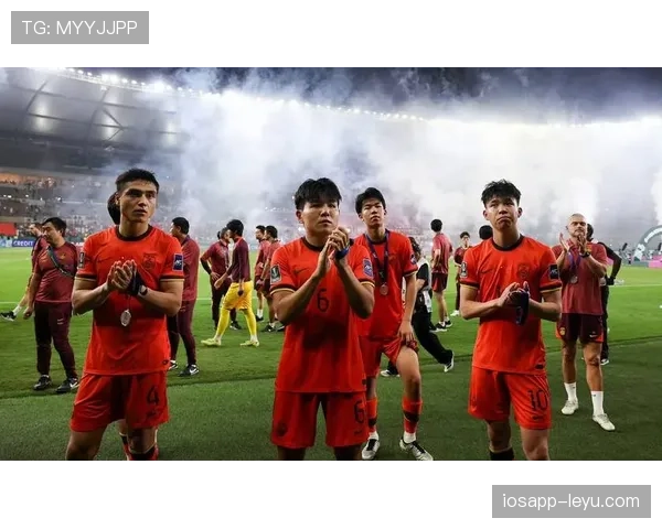 足球杯赛爆冷诞生新冠军,震撼赛果引爆球迷热议 足球杯赛爆冷诞生新冠军,震撼赛果引爆球迷热议